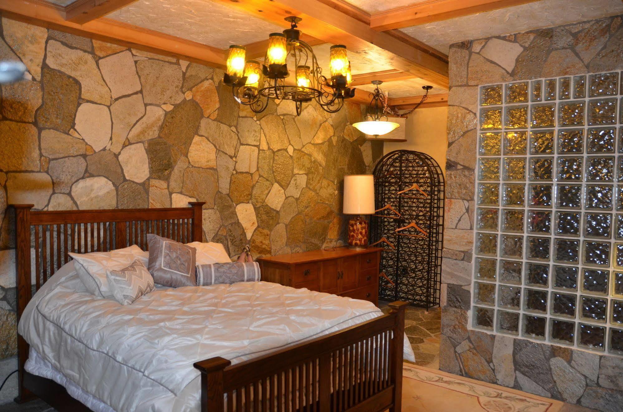 Where Eagles Fly Bed & Breakfast Elk Point 外观 照片